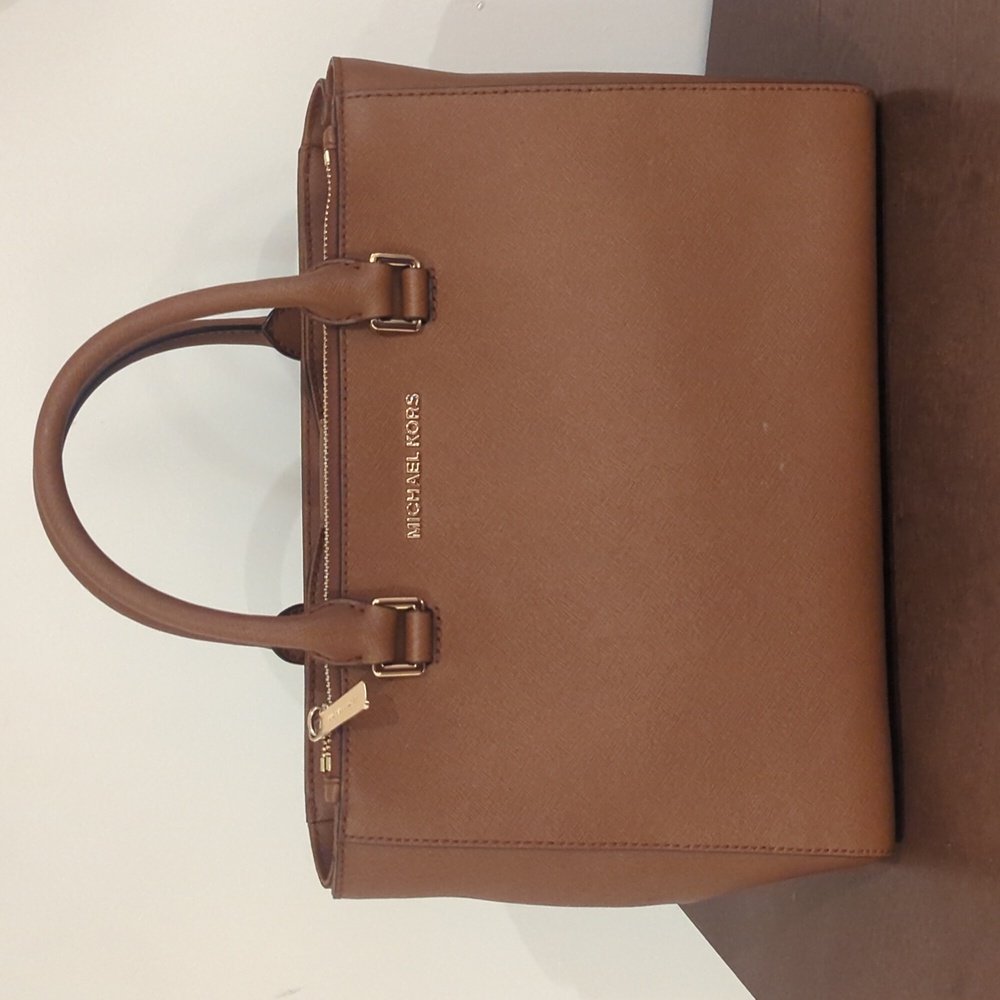 EUC | Michael Kors Saffiano Leather Bag